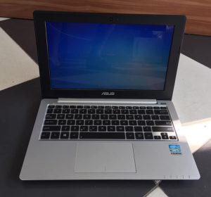 Laptop Asus X201EV màu xanh