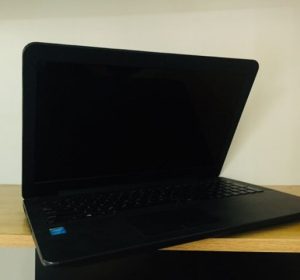 Laptop ASUS X554